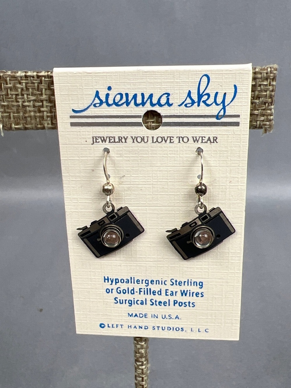 Vtg Sienna Sky Black Camera Dangle Earrings
